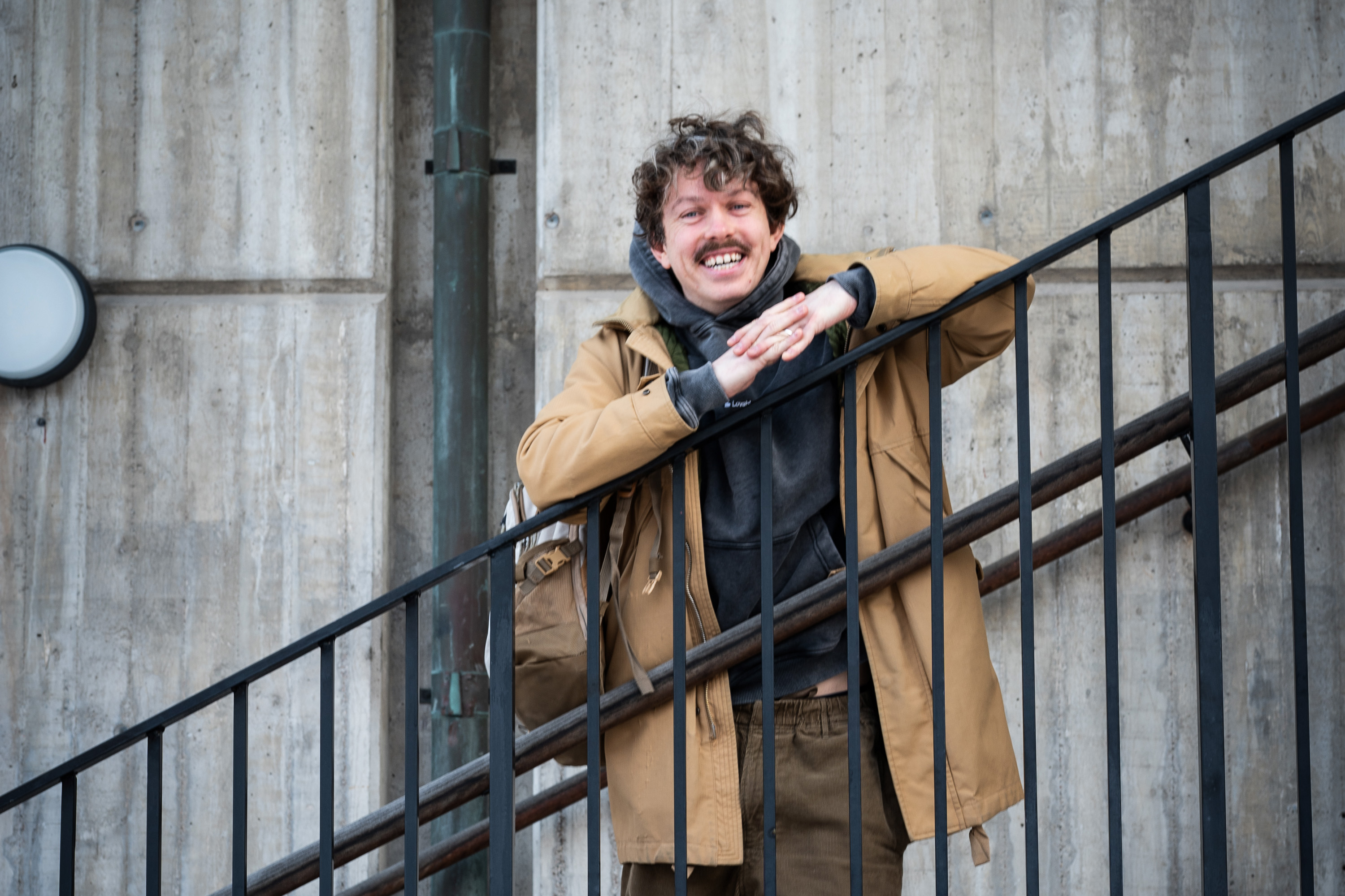 Vi möts på A House, gamla Arkitekthögskolan i Stockholm som i dag huserar en hel del startups. Den brutalistiska byggnaden har kallats ful, men Magnus Hambleton delar inte bilden. 