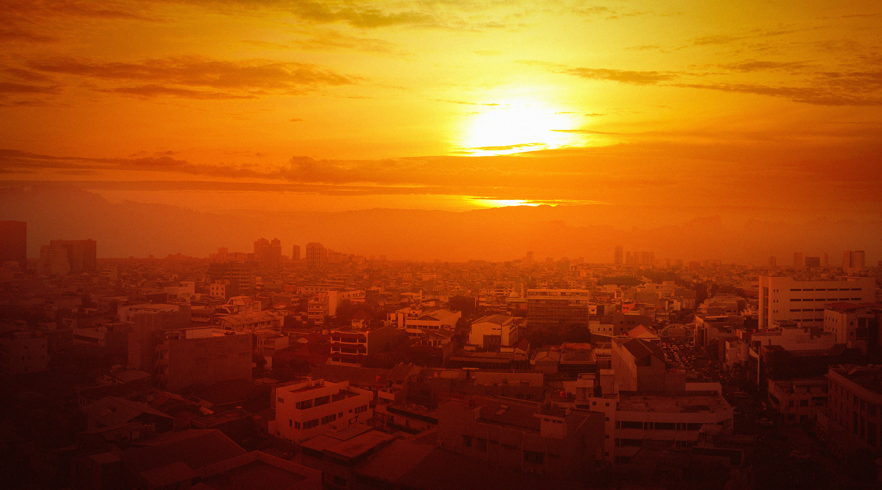 Jordens klimatsystem kan vara betydligt närmare gränsen till en oåterkallelig global upphettning än vad som tidigare befarats.
