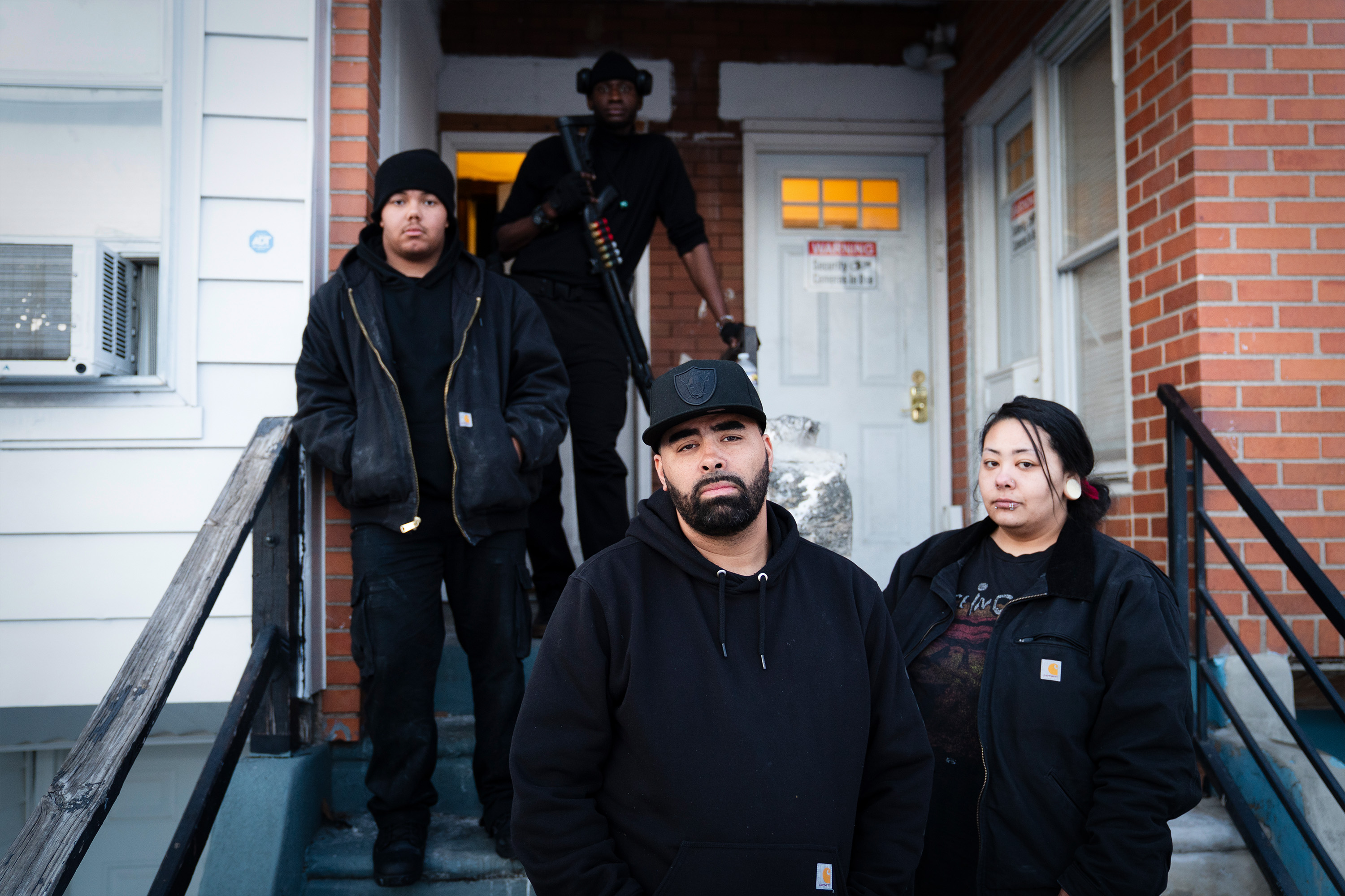 Medan USA allt mer präglas av polisskjutningar och migrationsrazzior försöker han samla en ny väpnad rörelse som har väckt starka reaktioner — inte minst bland Svarta pantrarnas gamla garde.