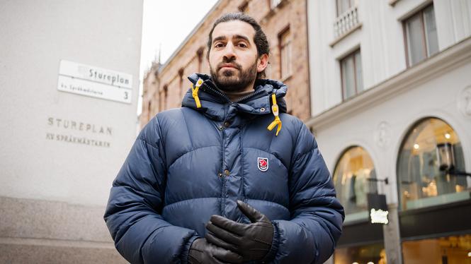 Partiideologen Payam Moula tycker att Socialdemokraterna behöver bli mer populistiskt.