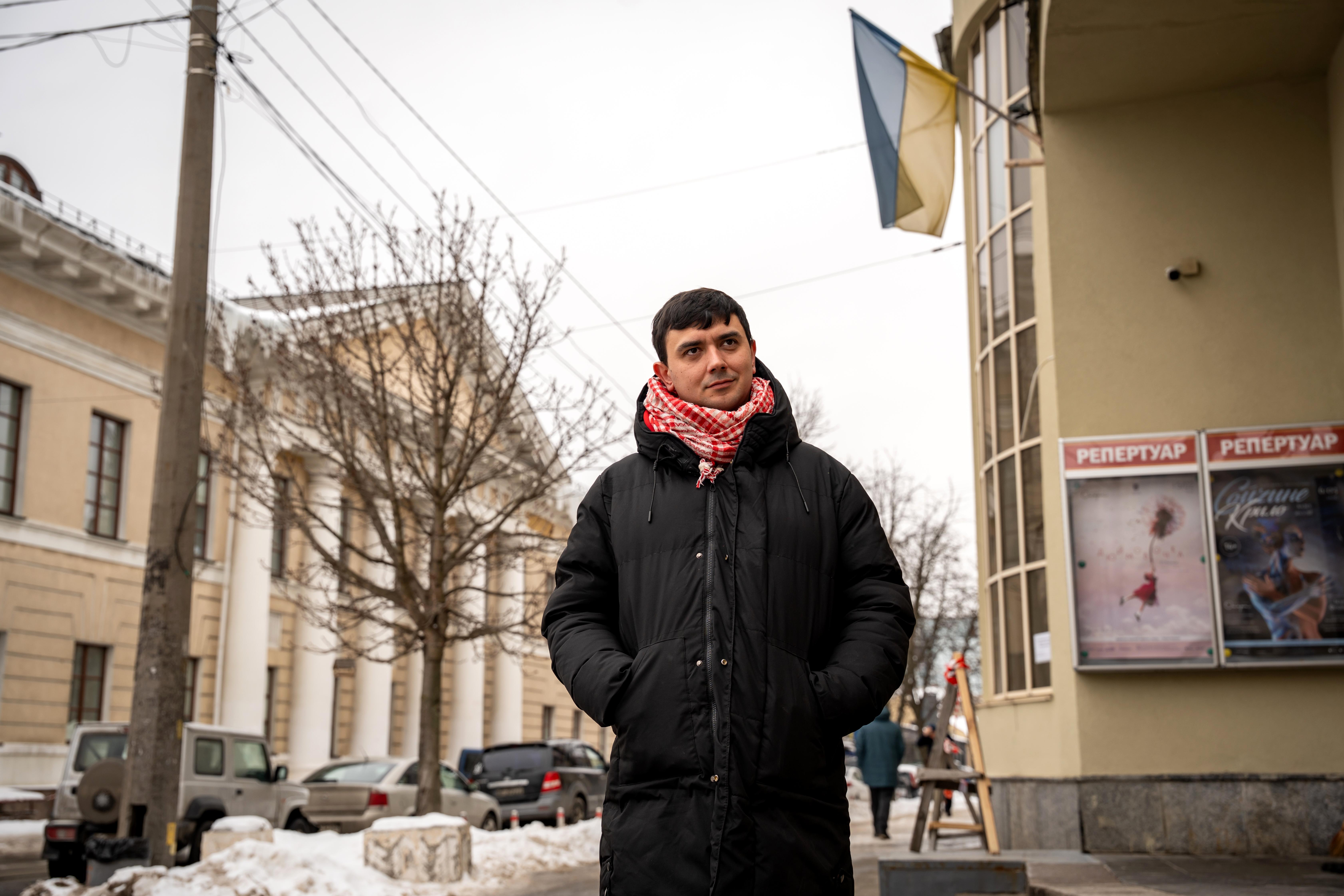 Det enda som gör att Kiev fortfarande står på benen, det är att staden har vanliga arbetande människor som riskerar sina liv när de svarar på de ryska attackerna, menar Denys Pilash.