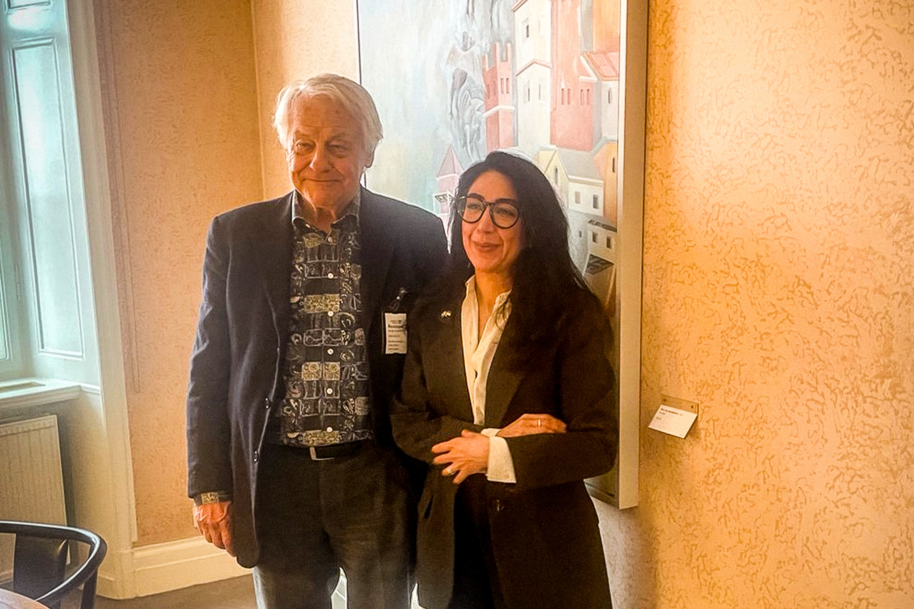 Folkpartiets tidigare ledare Bengt Westerberg, 82 och Lawen Redar, 36, möttes för en timmes intensiva diskussioner i riksdagens café under tisdagen.