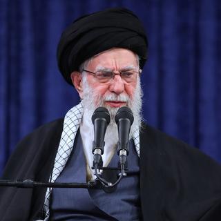 Ali Khamenei är död. Saknad bara av andra despoter. Men vad händer om vi skulle begrava folkrätten med honom?