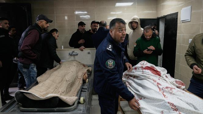 De två bröderna Mohammed och Faheem Mo'mar sköts ihjäl av israeliska bosättare i sin hemby Qaryout på Västbanken i måndags.