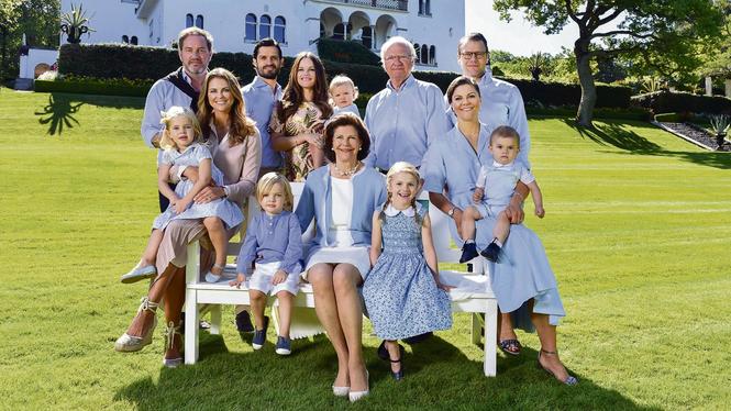 I Medieakademins årliga förtroendebarometer uppgav 53 procent av de tillfrågade att de känner tilltro till det svenska kungahuset.