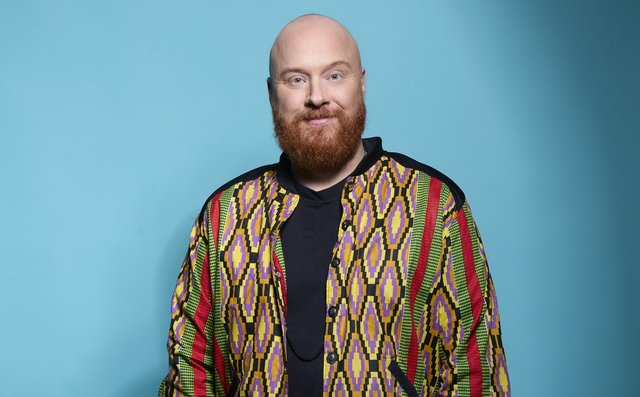 ”De försöker framstå som att de gjort det enda moraliskt rimliga”, säger Petter Wallenberg, barnboksförfattare och grundare av Bland drakar och dragqueens, om dem som anklagat honom för att sexualisera barn.