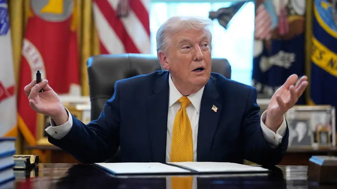 I USA är yttrandefriheten nu lika svag som under andra världskriget, enligt V-Dems årliga demokratirapport. 