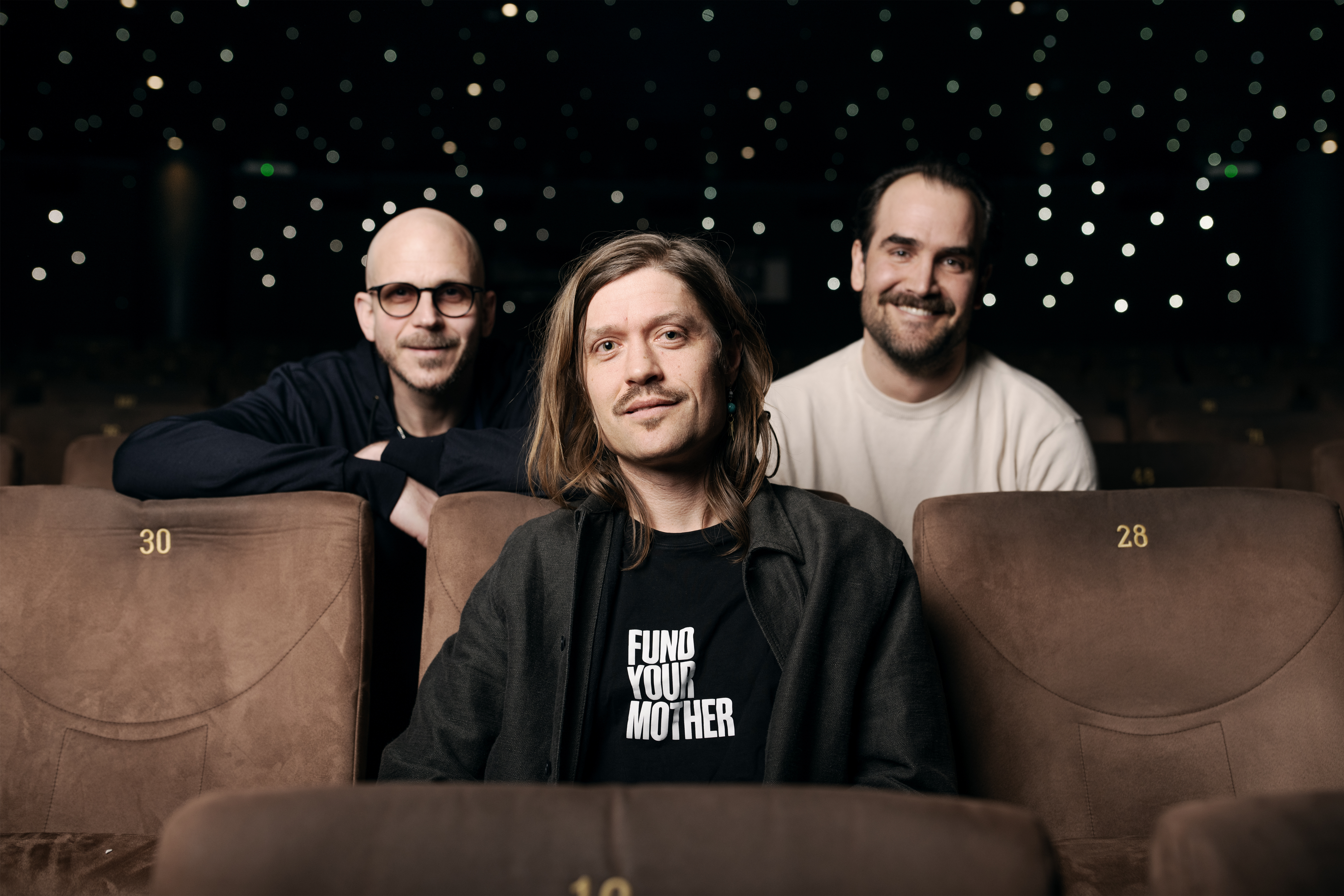 Gustaf Skarsgård, Carl Bärstad och Erik Fernholm driver projektet Fund your mother.