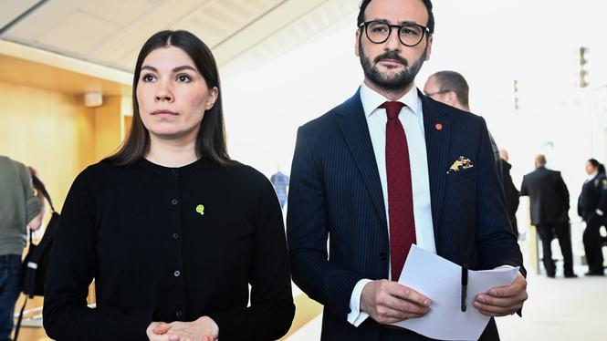 Migrationspolitiska talespersonerna Annika Hirvonen (MP) och Tony Haddou (V). 