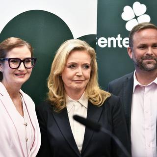 Birgitta Ohlsson presenteras som ny toppkandidat för Centerpartiet med partiledare Elisabeth Thand Ringqvist (C) och Jonas Naddebo (C), gruppledare i Stockholms stad. 