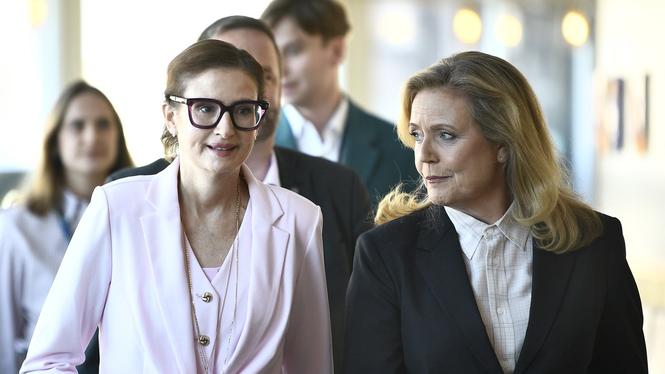 Centerpartiets partiledare Elisabeth Thand Ringqvist presenterar den före detta folkpartistiska ministern Birgitta Ohlsson som ny C-politiker.