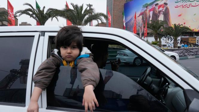 Hur kommer framtiden för barnen i Iran bli? Det enda vi vet är att alternativen är brutala, skriver Amin Parsa.