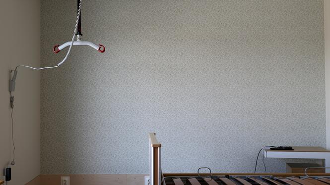 Det finns utrymme att låna till nödvändiga investeringar, i stället för att låta välfärden urholkas, skriver Somar Al Naher.