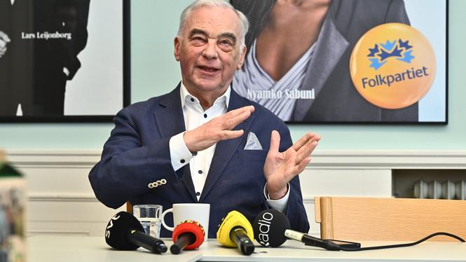 76-åriga Lars Leijonborg (L) gör politisk comeback.
