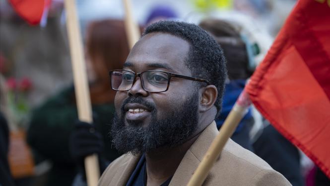 Malcolm Momodou Jallow (V), riksdagsledamot sedan 2017.