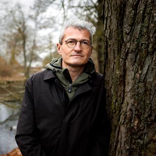 När statsminister Mette Frederiksen la fram ett förslag om en förmögenhetsskatt sparkade många av Danmarks rikaste bakut. Inte multimiljardären Jacob Jelsing. Han välkomnar den.