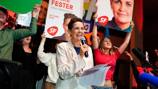 Socialistisk Folkepartis ledare Pia Olsen Dyhr segerviss på valvakan.