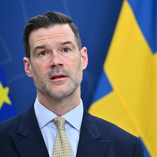 Migrationsminister Johan Forssell vill identifiera fler som befinner sig i landet olagligt.