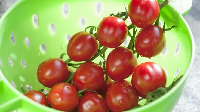 I nyligen publicerade granskningar har rester av PFAS-bekämpningsmedel hittats bland annat i flera märken av icke-ekologiska småtomater. Arkivbild.