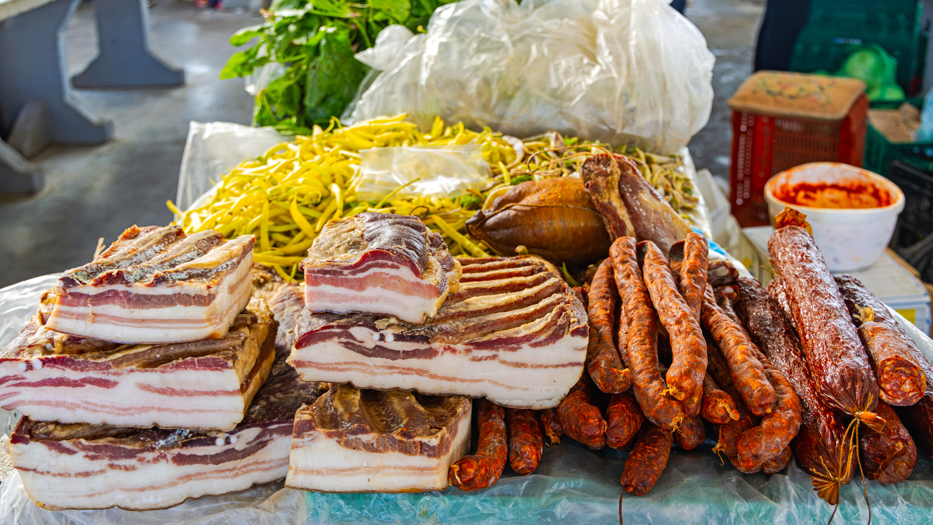 En rad olika köttdetaljer och köttslag förbjuds att kombineras med vego.