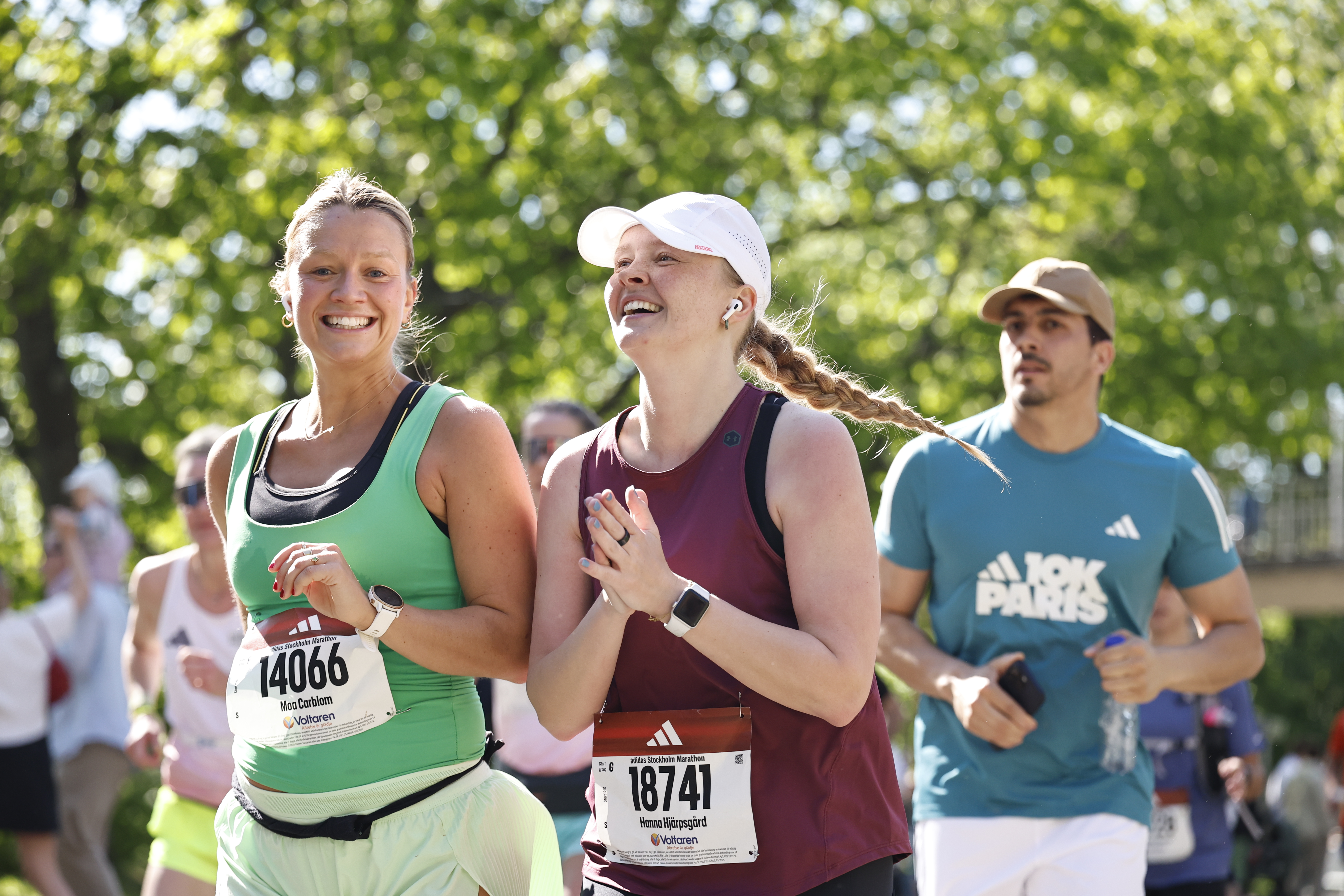 Namnet på läkemedlet syns på deltagarnas nummerlapp.