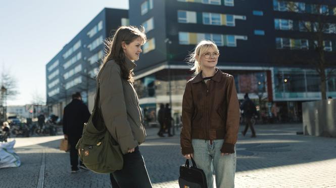 Ema Miles och Judith Klackturner, studenter.