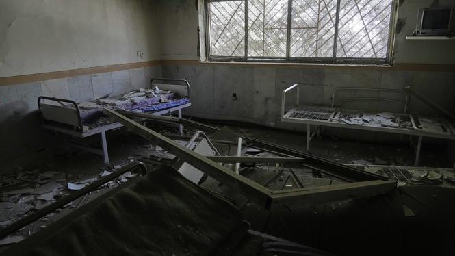 Delar av Evin-fängelset, där två av de politiska fångarna som nu avrättats tillbringade delar av sitt fängelsestraff, förstördes i israeliska attacker i somras.