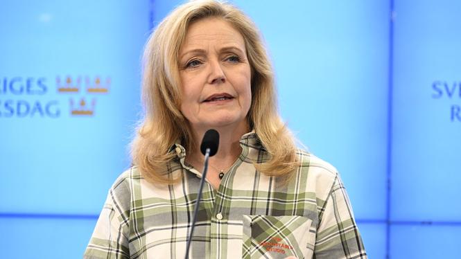 Centerpartiets ledare Elisabeth Thand Ringqvist presenterar regeringskrav. Arkivbild.