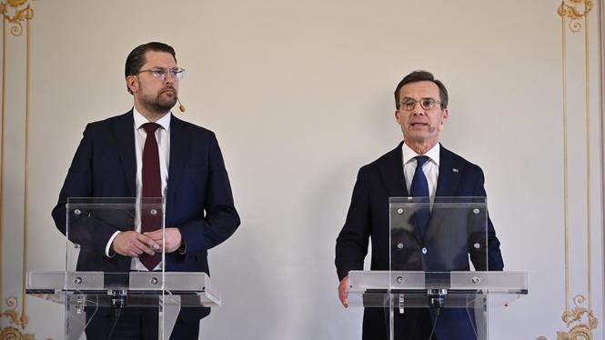 Ulf Kristersson och Jimmie Åkesson håller en gemensam pressträff på Hotel Skeppsholmen under onsdagen. Moderaterna kommer att släppa in Sverigedemokraterna i en regering om Tidöpartierna vinner valet.