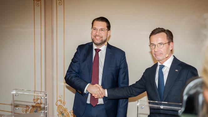 Ulf Kristersson och Jimmie Åkesson håller en gemensam pressträff på Hotel Skeppsholmen under onsdagen. Moderaterna kommer att släppa in Sverigedemokraterna i en regering om Tidöpartierna vinner valet.