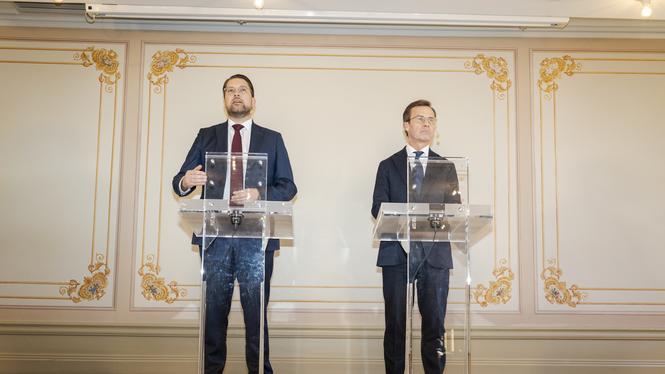 Ulf Kristersson och Jimmie Åkesson håller en gemensam pressträff på Hotel Skeppsholmen under onsdagen. Moderaterna kommer att släppa in Sverigedemokraterna i en regering om Tidöpartierna vinner valet.