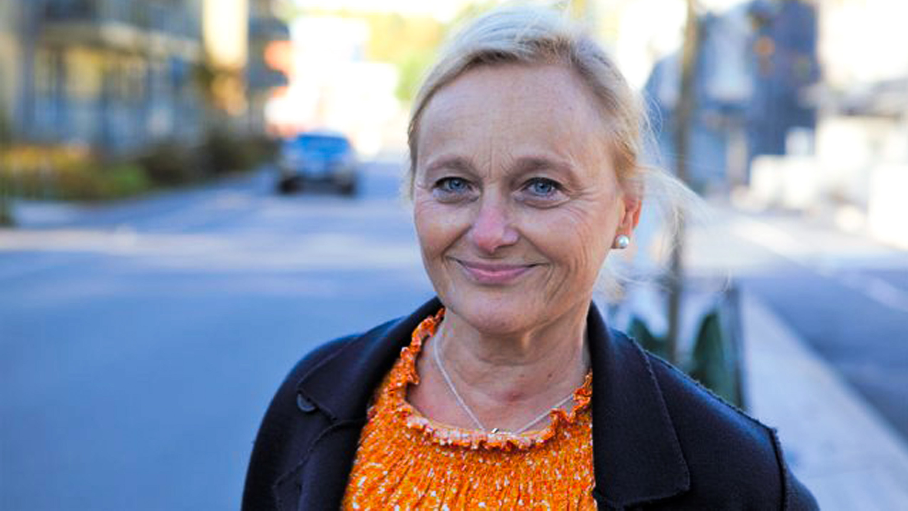 ”Han sätter också fruktansvärda epitet på mig, som nazistfitta till exempel”, säger miljöpartisten Marie Åkesdotter som anmält en högerprofil för olaga hot och ofredande.