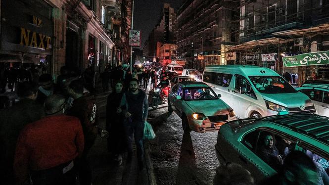 Gatubelysningen i Egyptens huvudstad Kairo är nedsläckt till följd av Irankriget.