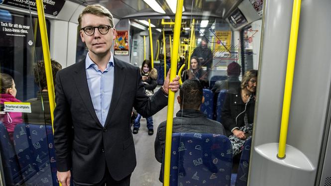 Kristoffer Tamsons är Moderaternas gruppledare i region Stockholm. Nu lämnar han politiken.