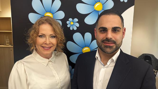 Riksdagsledamöterna Marléne Lund Kopparklint och Arin Karapet bytte nyligen parti från Moderaterna till Sverigedemokraterna.