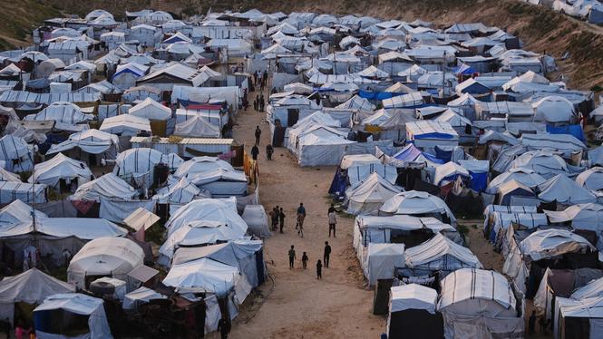 Tält i Khan Yunis, södra Gaza. 81 procent av alla byggnader i Gaza är raserade eller skadade, enligt FN-organet Ocha.