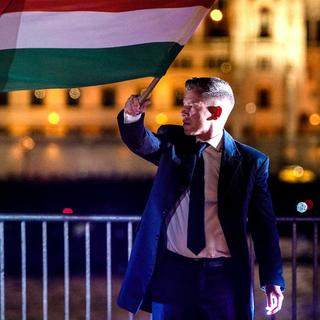 Magyar håller sitt segertal vid floden Donau.