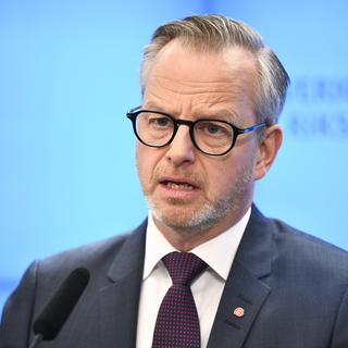 Mikael Damberg, Socialdemokraternas ekonomisk-politiska talesperson, kommenterar regeringens och Sverigedemokraternas vårbudget.