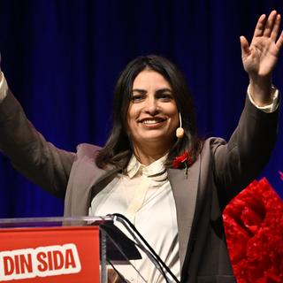 Partiledare Nooshi Dadgostar (V) på Vänsterpartiets kongress i Örebro. 
