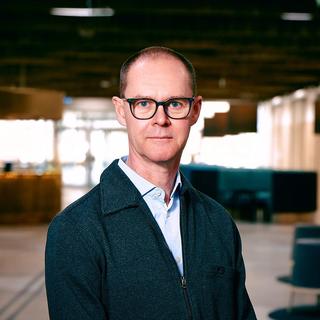 Ulf Myrestam på Sveriges Radio försvarar Gapminders medverkan i att ta fram frågor till ett skolquiz. ”Det finns inga kontrakt mellan Gapminder och Academedia.”
