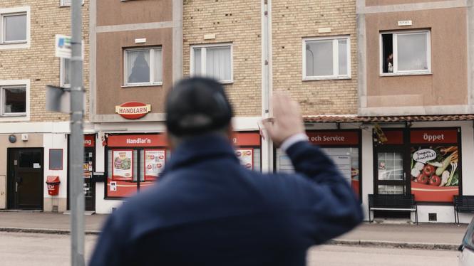 Boom för svensk vapenindustri i skuggan av krigen • Döende bruksorten kan bli vinnare • ”Kanske får skolan vara kvar”.