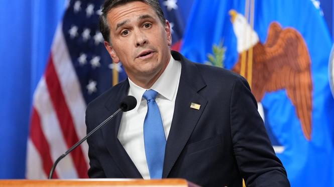 USA:s tillförordnade justitieminister Todd Blanche åtalar människorättsgrupp som motarbetar KKK.