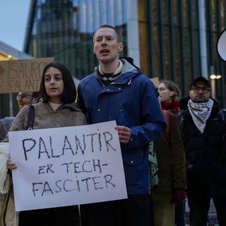 Protest mot möten mellan den norska regeringen och Palantir i Oslo 2025.  