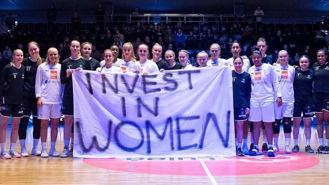 "Ett stort svek mot unga basketspelande tjejer med stora drömmar”. Så beskriver Luleå basket beskedet att klubbarna Malbas och Högsbo drar sig ur högstaligan för damer. 