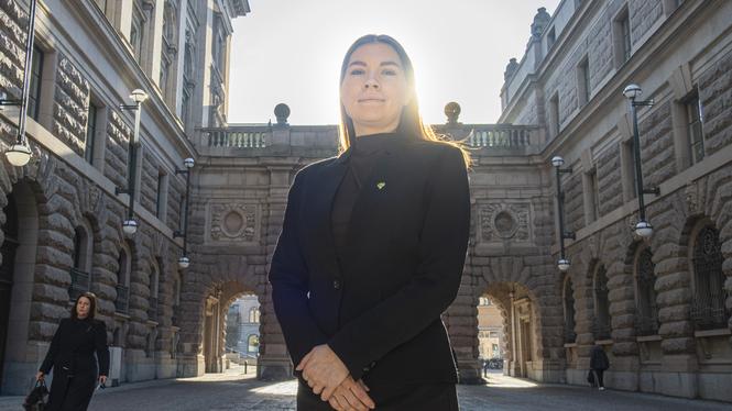 Riksdagsledamot Annika Hirvonen (MP) ledde motståndet mot Tidöregeringens förslag om skärpta medborgarskap. 
