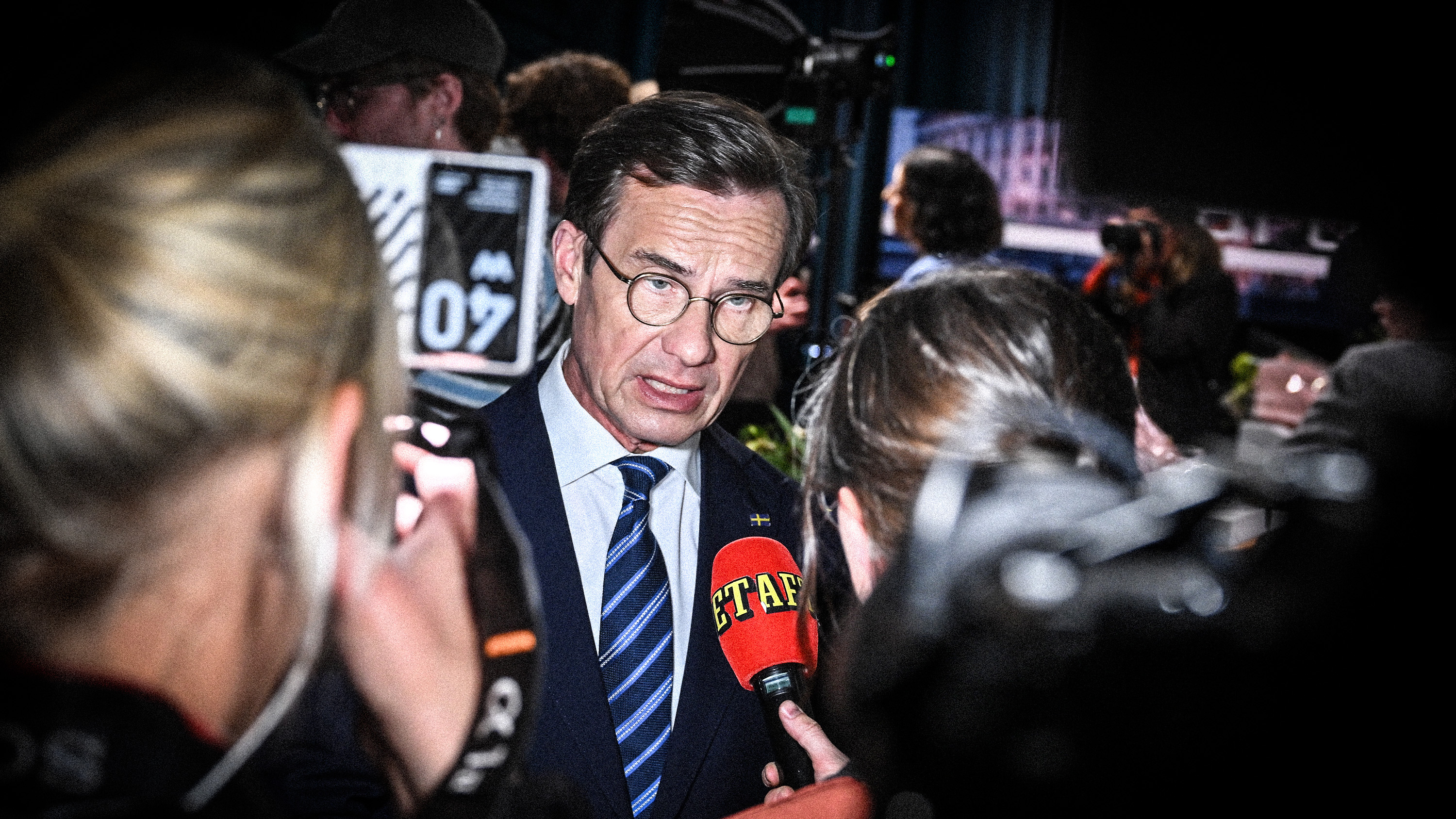 Man märkte också att tidösidan var rejält frustrerad över bristen på rödgröna besked och därför började hitta på saker, skriver Henrik Jalalian.