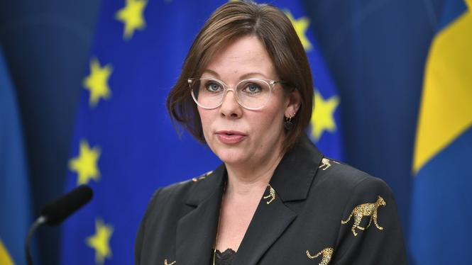 Utrikesminister Maria Malmer Stenergard presenterar Sveriges nya underrättelsemyndighet. "Det går att likna vid Storbritanniens MI6", säger hon.