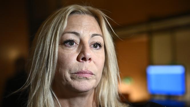 Linda Lindberg (SD), gruppledare, efter mötet med talmannen. 