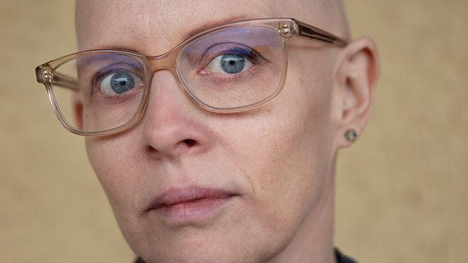 Svenska Akademien har valt poeten och litteraturkritikern Anna Hallberg till ny ledamot. Pressbild. 