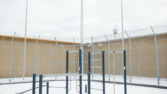 Promenadgården i huset där barn- och ungdomsavdelningar ska inrättas på Kumlaanstalten. 